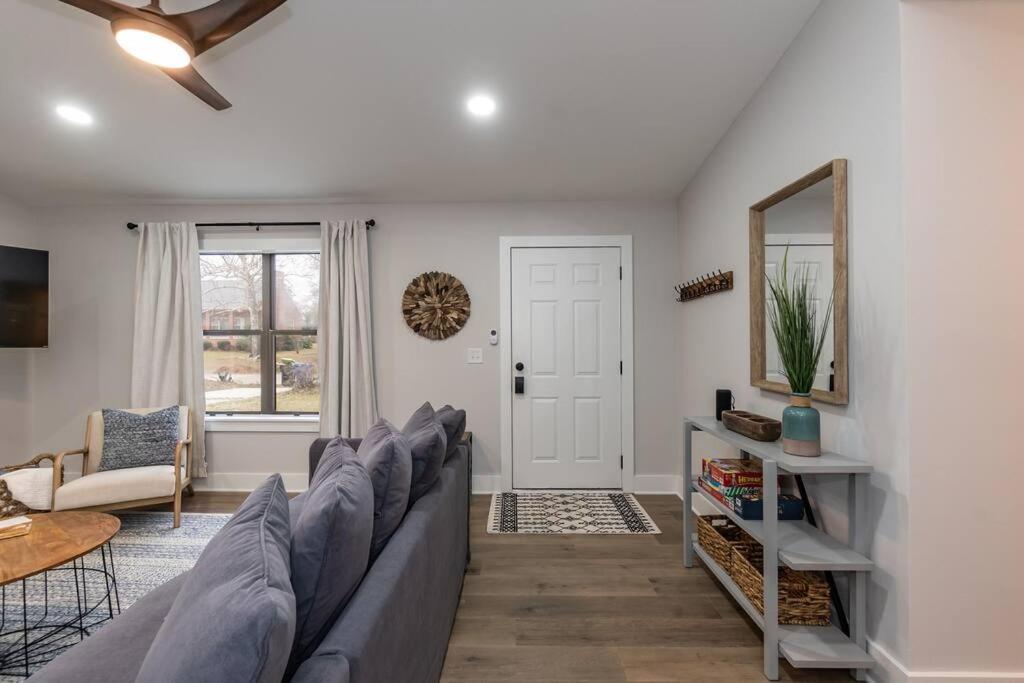 Island Joy - Newly Renovated/Walk To The Beach! Oak Island Bagian luar foto
