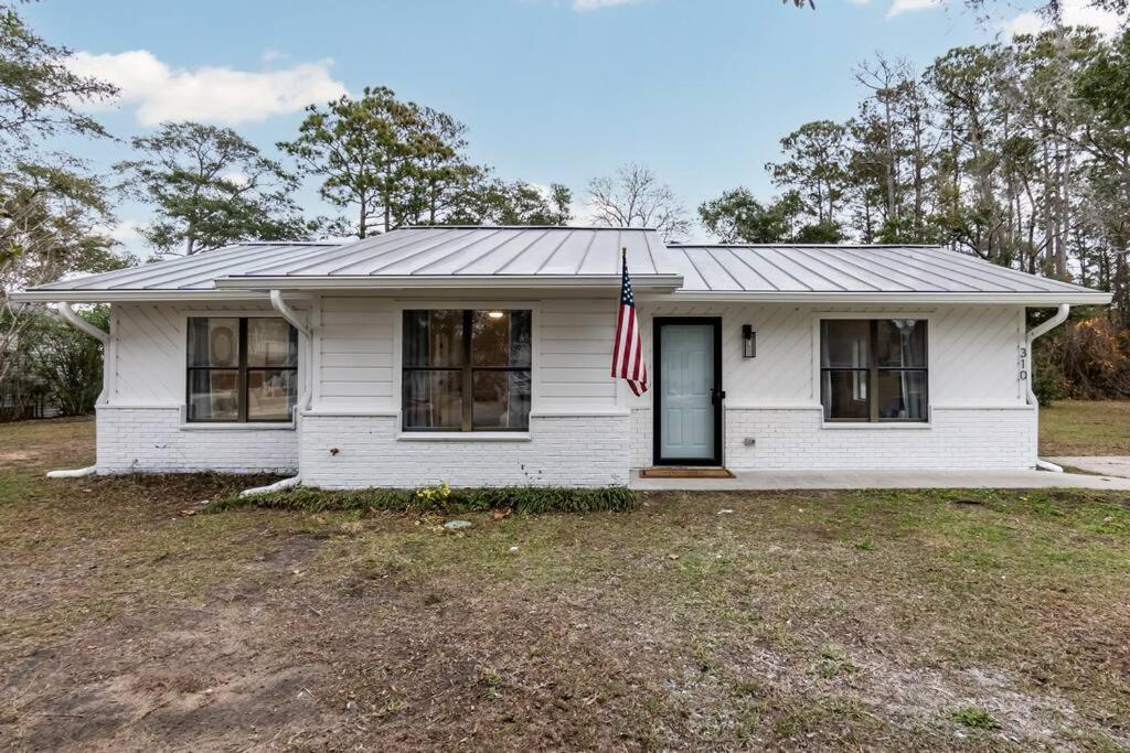 Island Joy - Newly Renovated/Walk To The Beach! Oak Island Bagian luar foto
